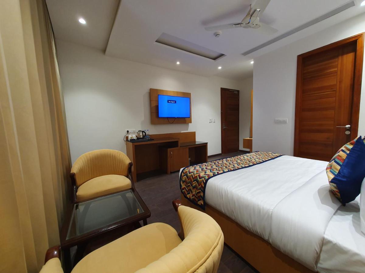 Hotel Classio Royale Amritsar Exterior photo